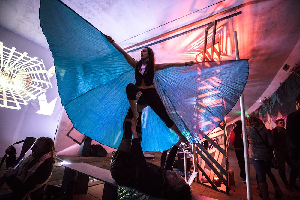 DC: Ourorboros: Dawn of the Cabaret