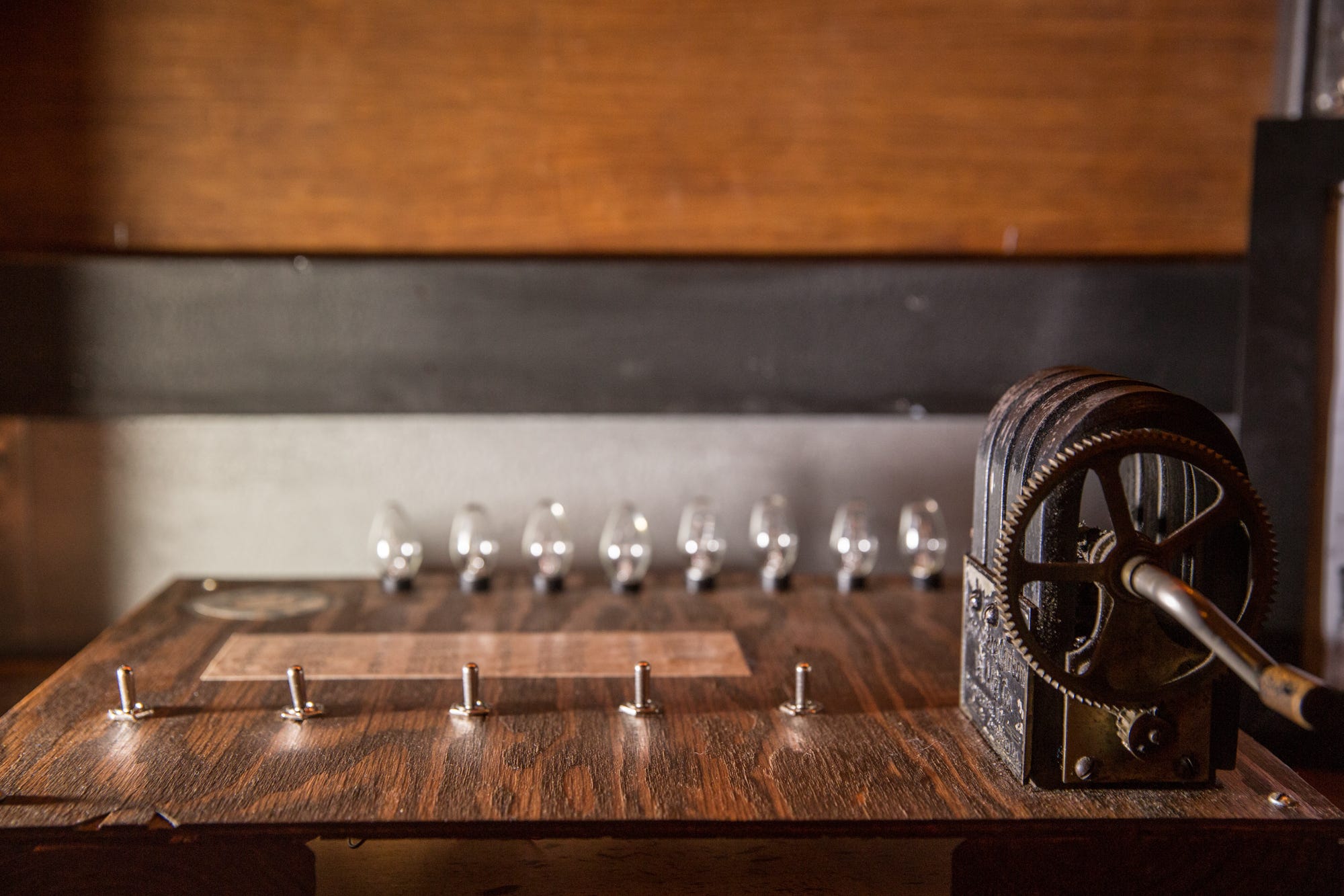 Trapped by The World’s Most Famous Escape Artist at ‘The Great Houdini Escape Room’ (A NoPro…