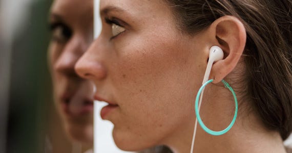 Review: ‘A Completely Factual Tour’