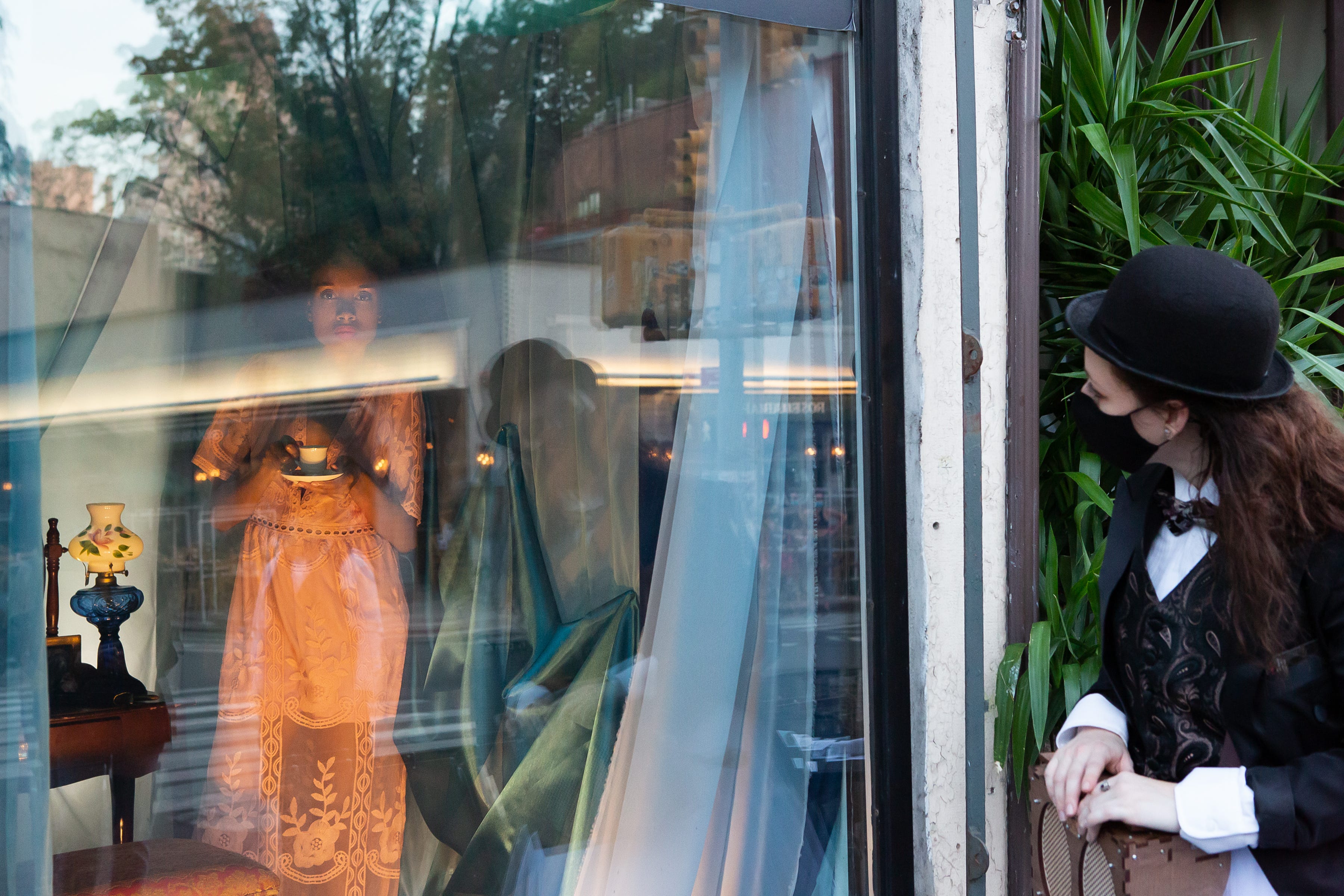 Manhattan Becomes A Charming, Surreal Montmartre in ‘Voyeur’ (Review)